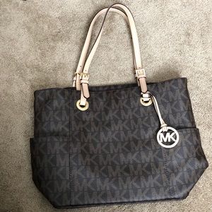 MICHAEL Michael Kors Jet Set Logo Item Tote